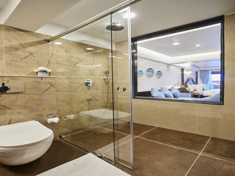 Royal Double Room, 1 King Bed, Ocean View, Oceanfront