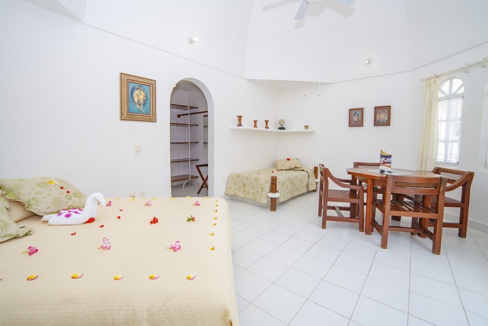 Suite - Photo 2