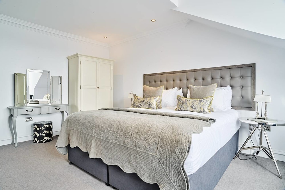 Apartment (2 Bedrooms)