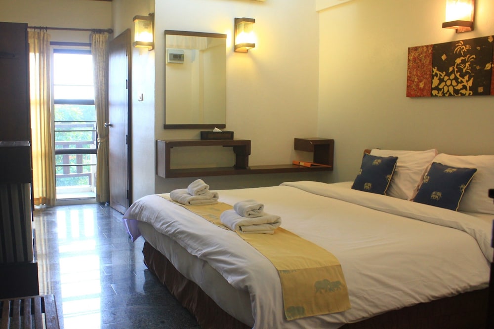 Standard Double Room (Shower) - Photo 3