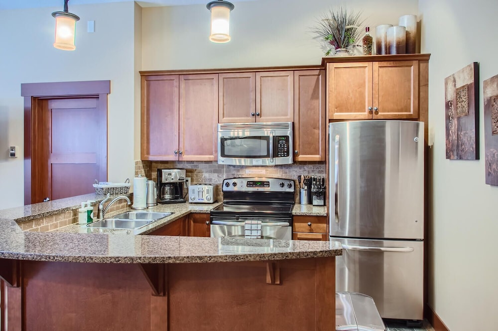 Stonegate Resort Unit C402 | 2BR photo 2