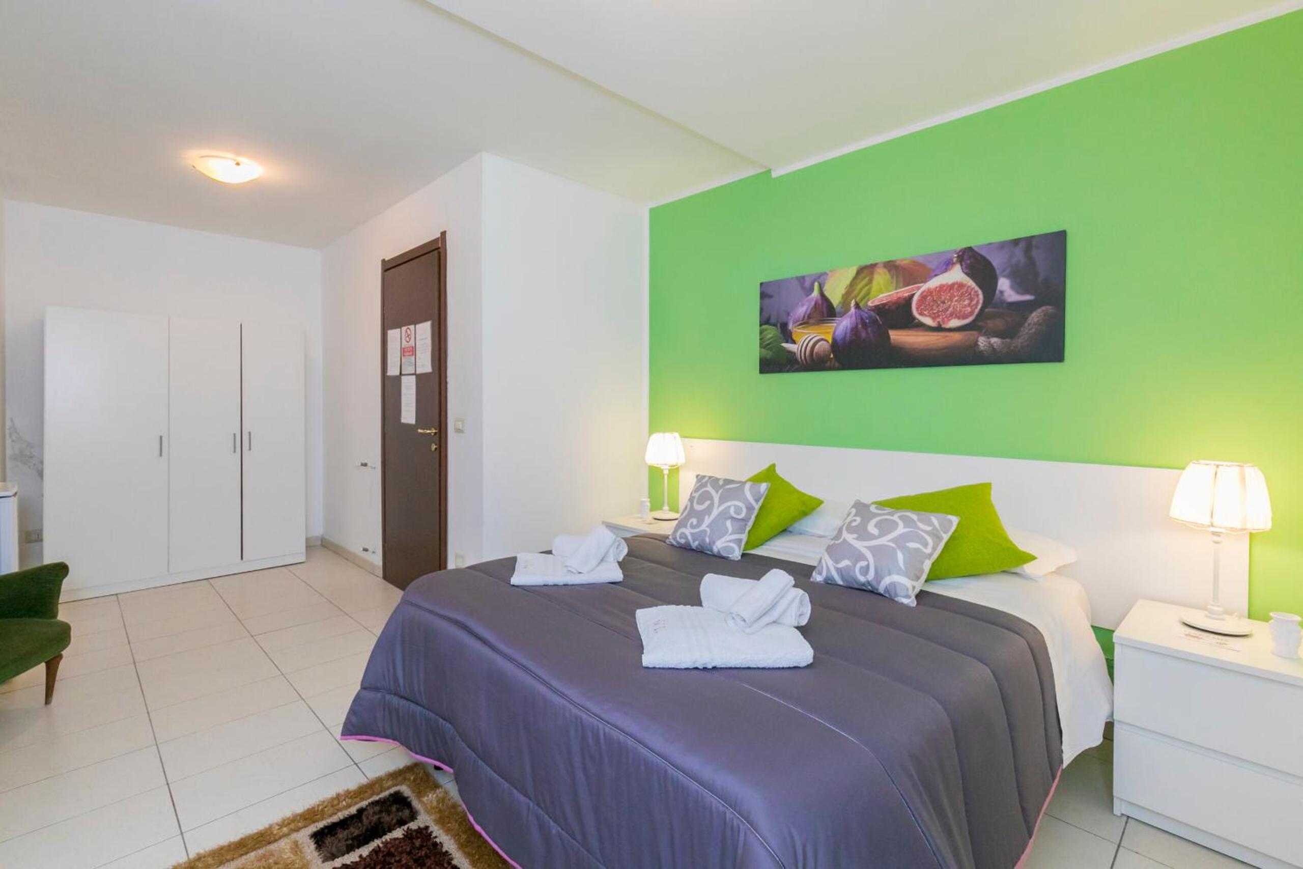 Large Double or Twin Room