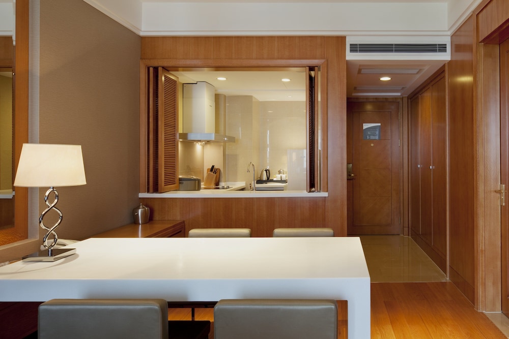 Suite, 1 Bedroom, Kitchen (Living Dining) photo 2
