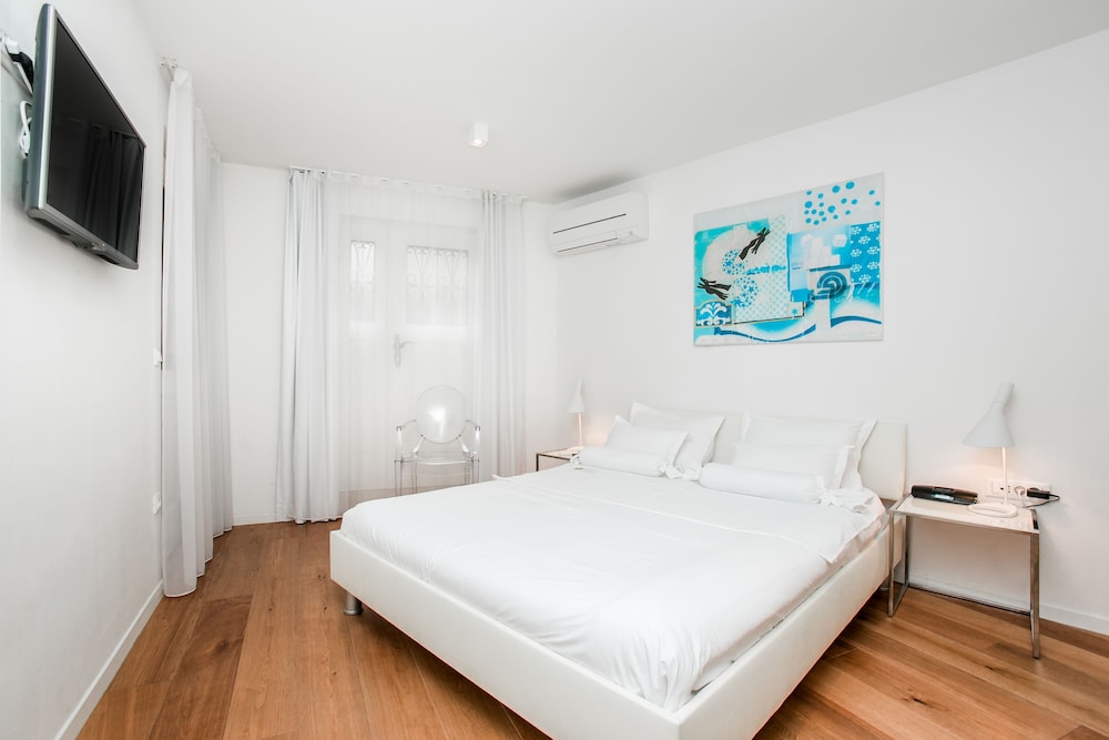 Standard Room photo 1