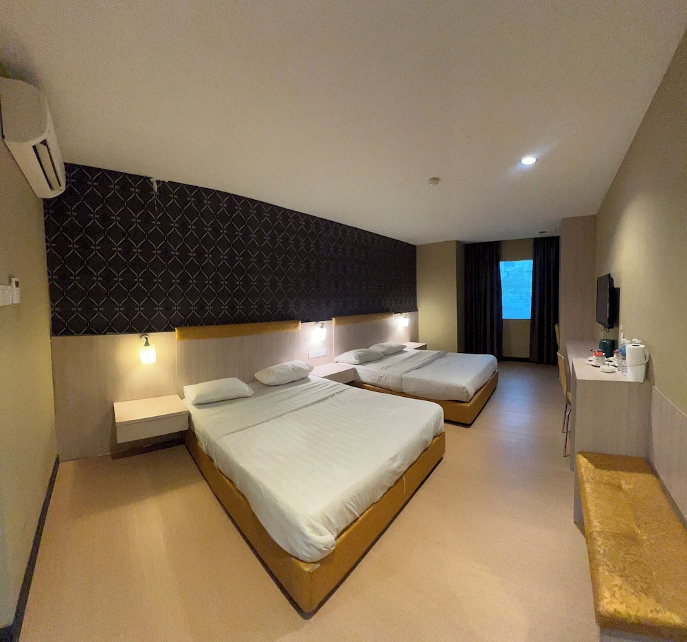 Deluxe Quadruple Room