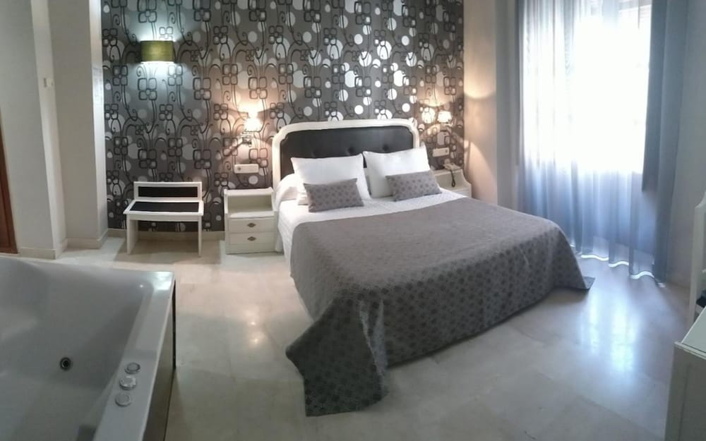 Double Room Single Use (Habitación Doble Superior Con Bañera)