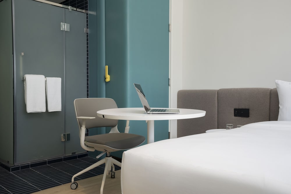 Standard Twin Room - Photo 12