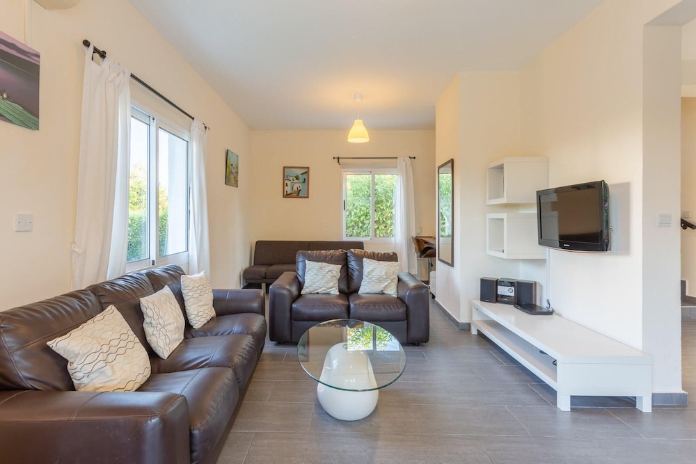 Villa photo 1