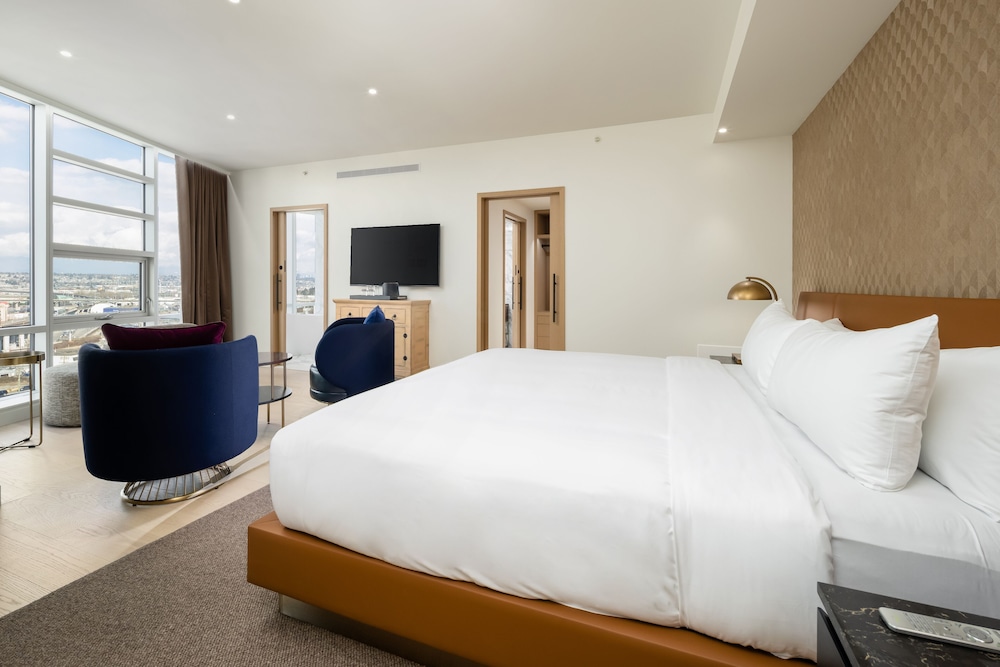 Luxury Suite, 3 Bedrooms photo 2