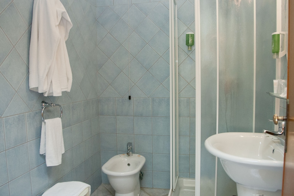 Superior Double Room, Balcony, Sea View - Photo 13