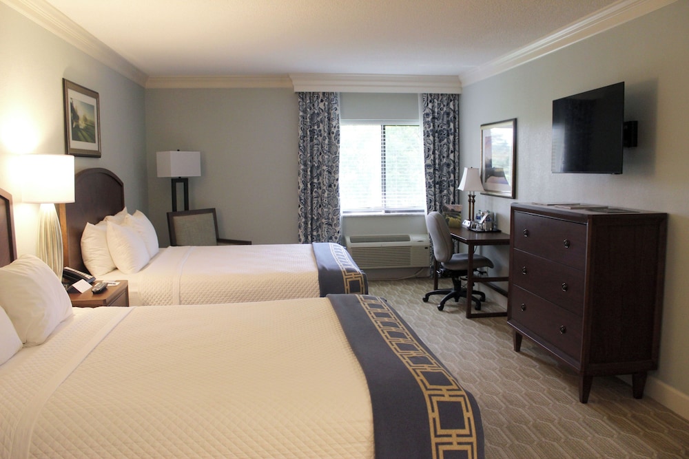 Deluxe Room, 2 Queen Beds - Photo 1