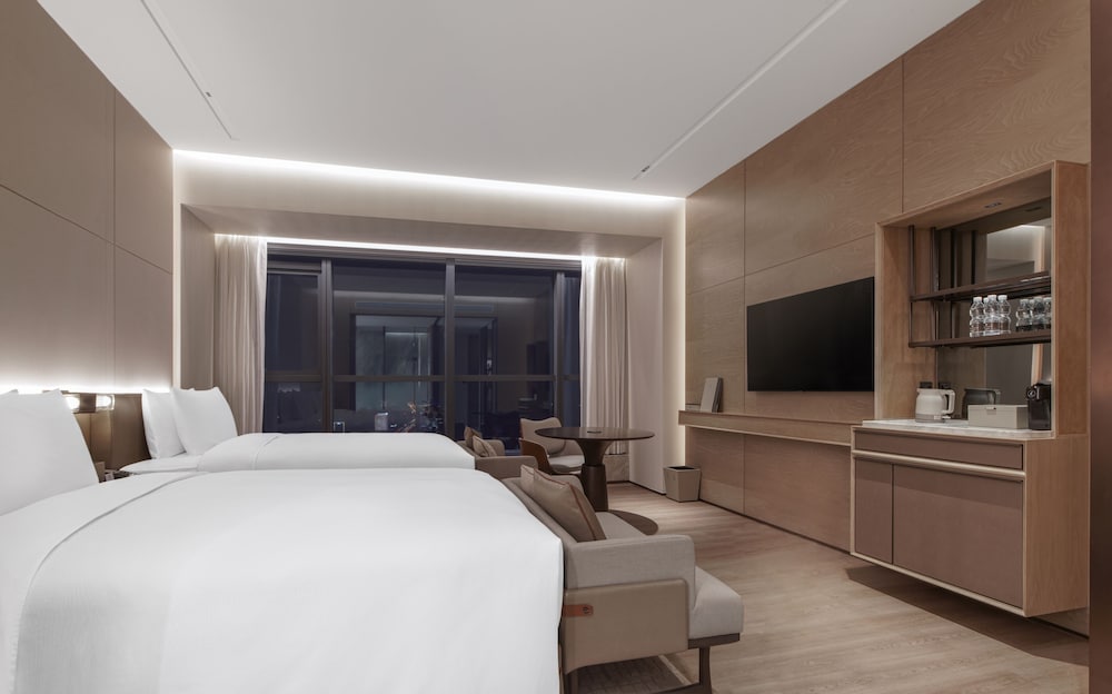 Executive Room, 2 Twin Beds - Photo 3