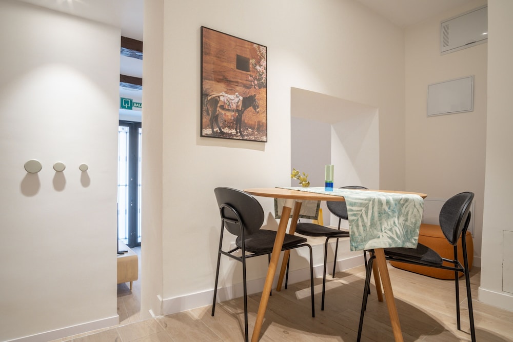 Two-Bedroom Apartment (Ground Floor) photo 2