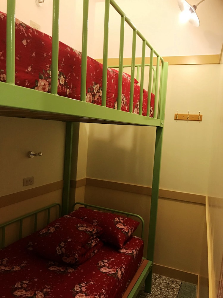 Shared Dormitory, Mixed Dorm, Shared Bathroom photo 2