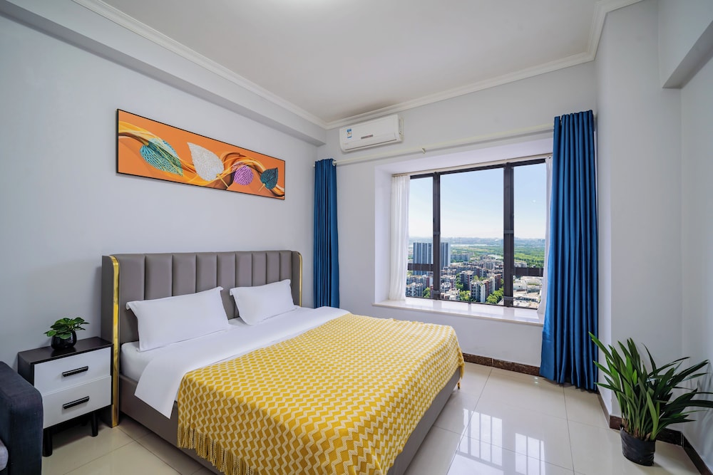 Standard King Room City View photo 3