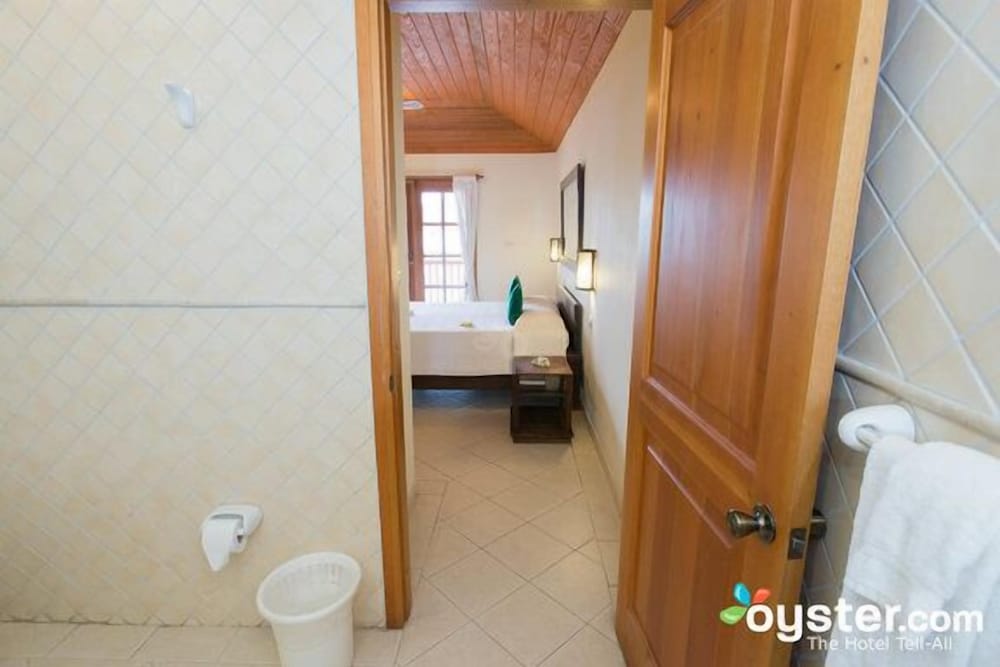 Standard Room, 1 King Bed, Patio, Ground Floor