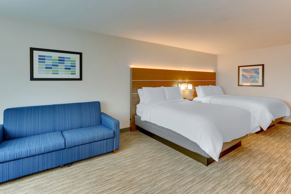 Suite, 1 Bedroom - Photo 1