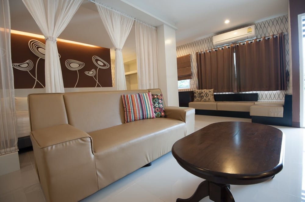 Family Room photo 2