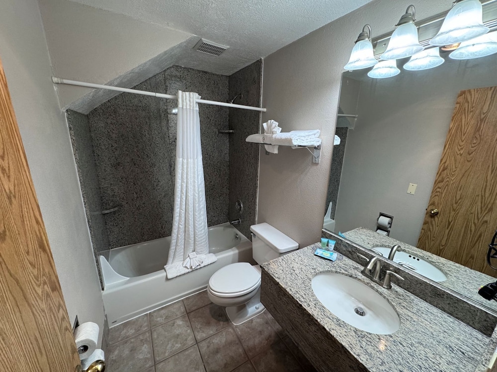 Loft, 1 Queen Bed - Photo 4