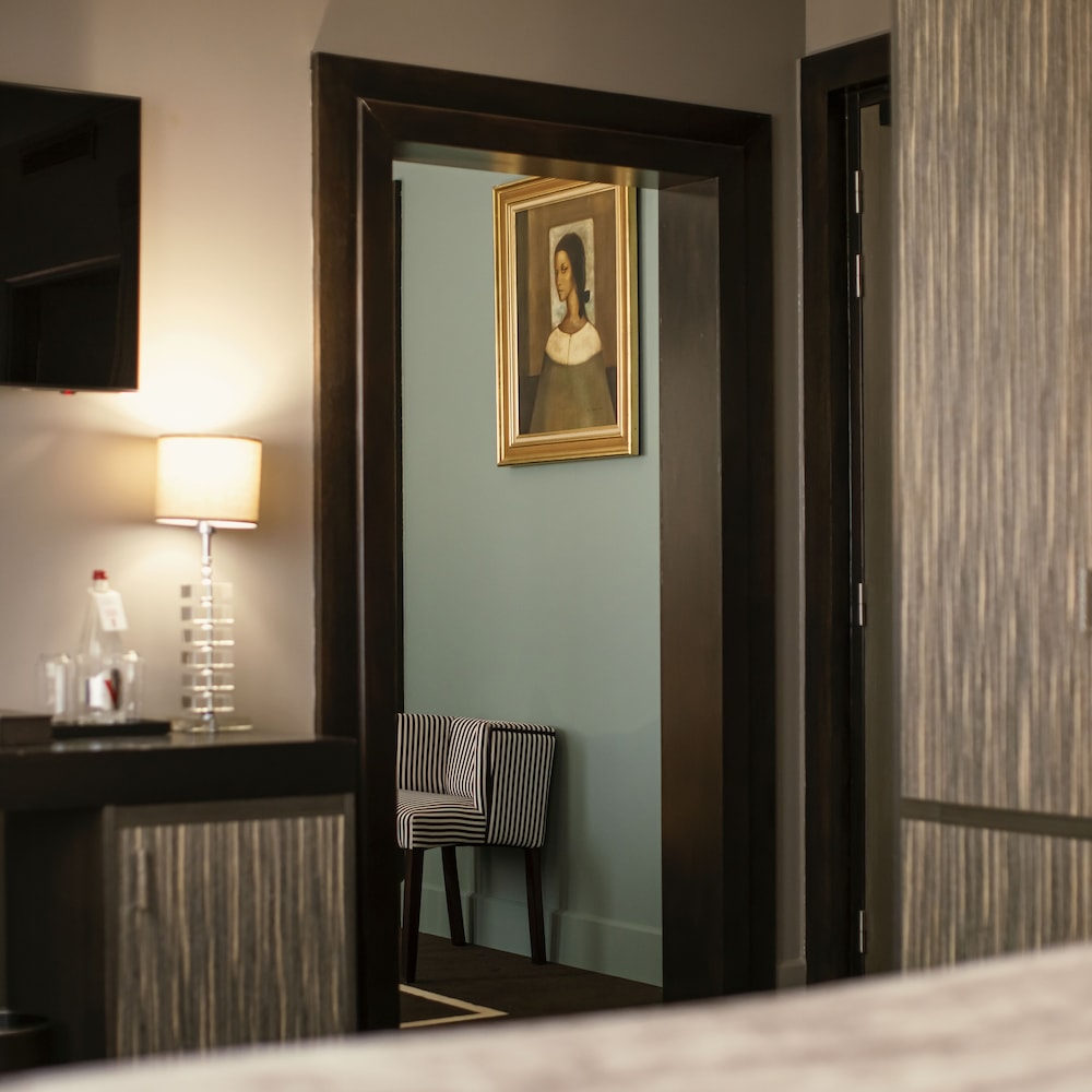 Suite Familiale, 1 grand lit et 1 canapé-lit, 2 salles de bains (Juliana) Suite Familiale, 1 grand lit et 1 canapé-lit, 2 salles de bains (Juliana)