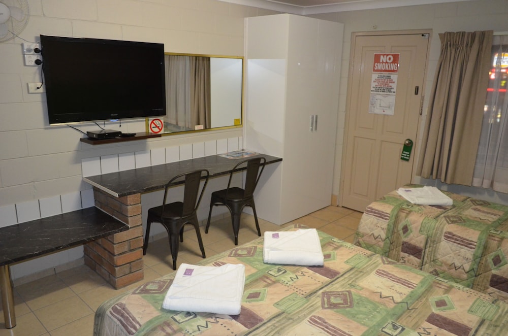 Family Room photo 1