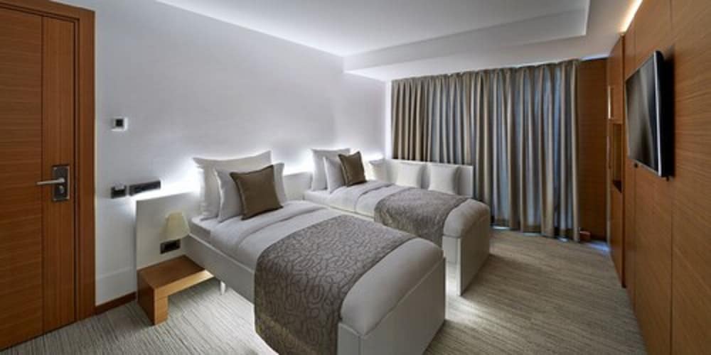 Executive Double or Twin Room, City View photo 3