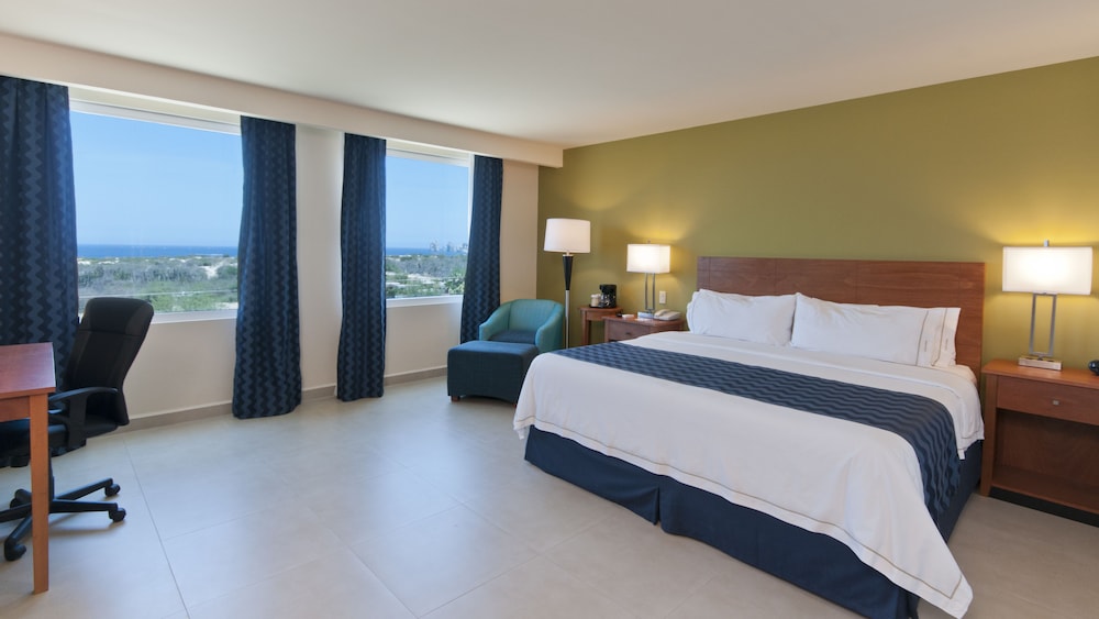 Standard Room, 1 King Bed (Extra Floor Space) thumbnail 6