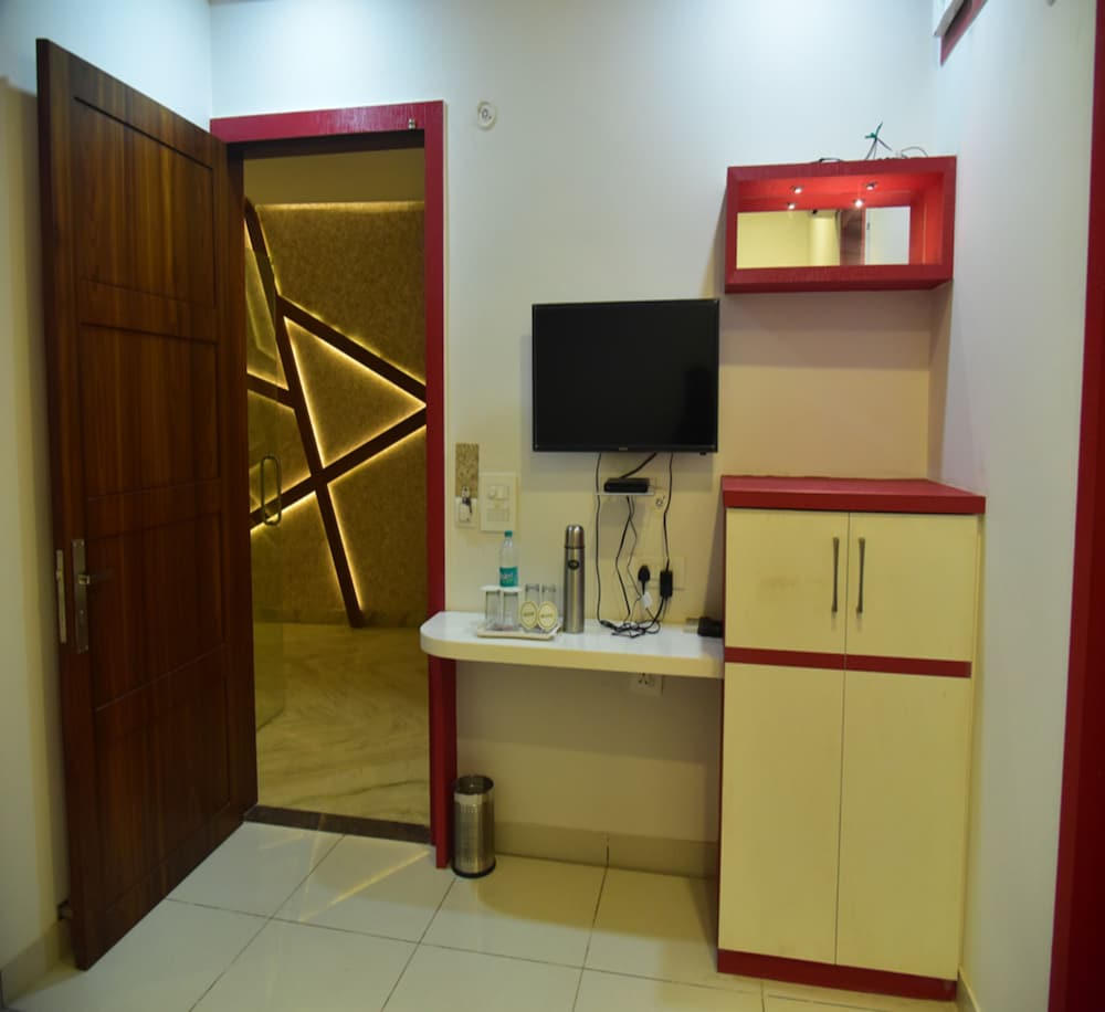 Deluxe Room - Photo 5