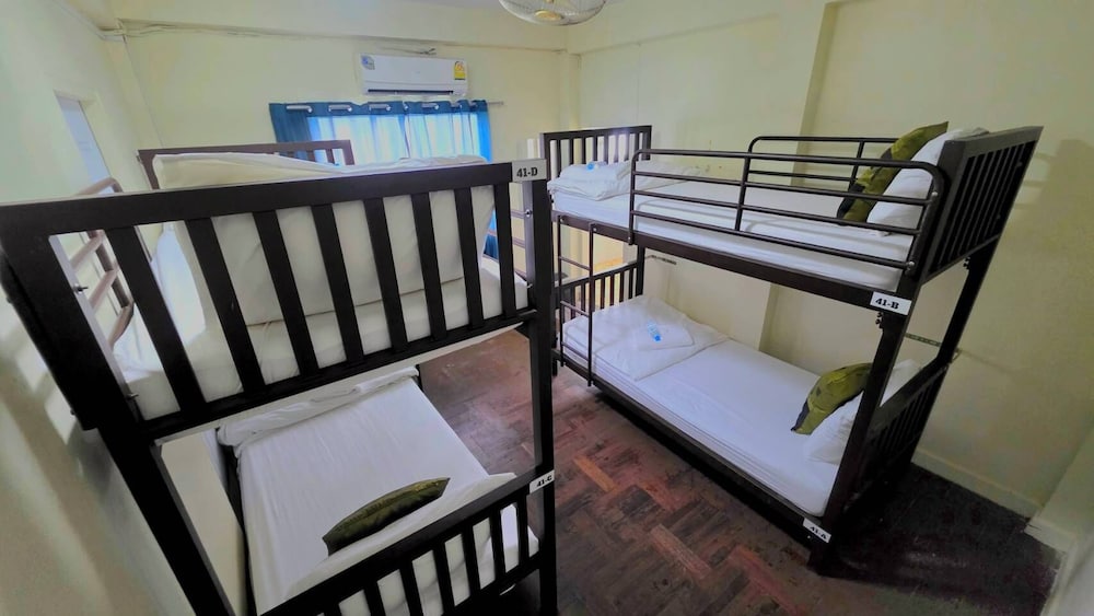 Basic Shared Dormitory, Women only, Non Smoking, Air conditioning