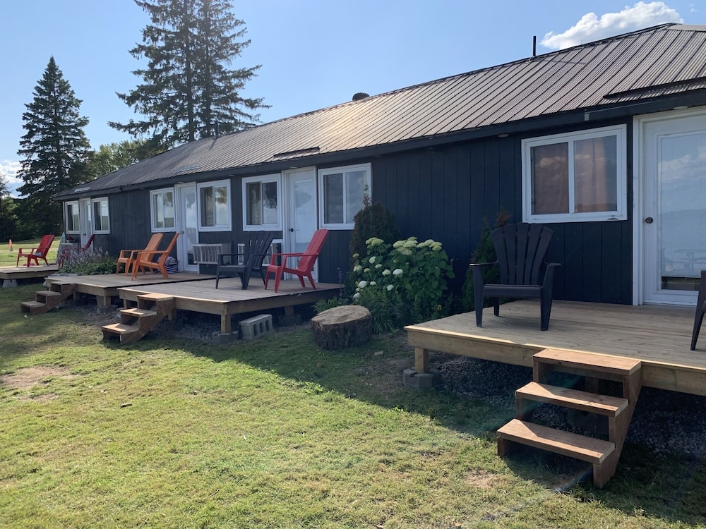 Deluxe Cabin, Multiple Beds, Garden View, Garden Area photo 2