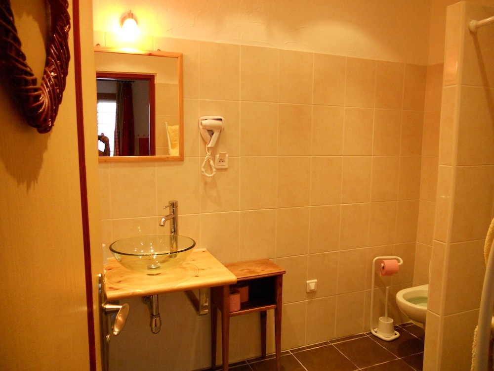Standard Studio, Private Bathroom photo 2