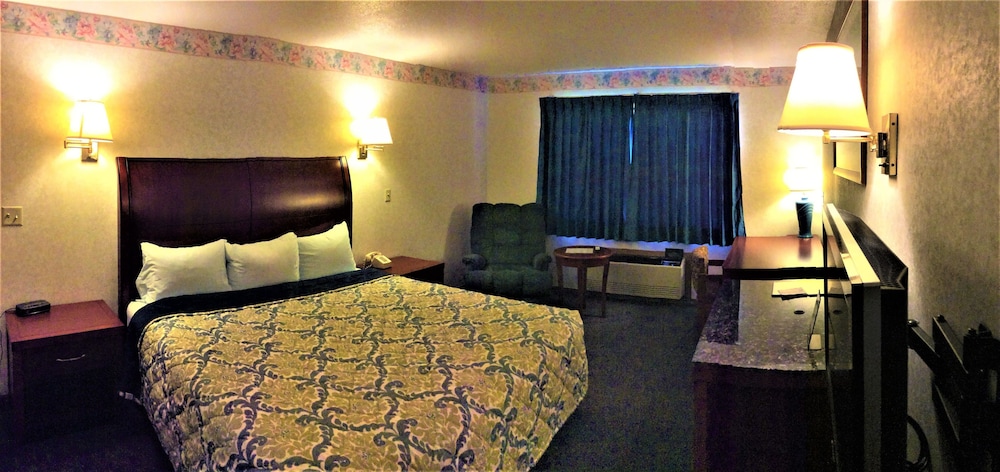 Suite, 1 King Bed (Jacuzzi) photo 3