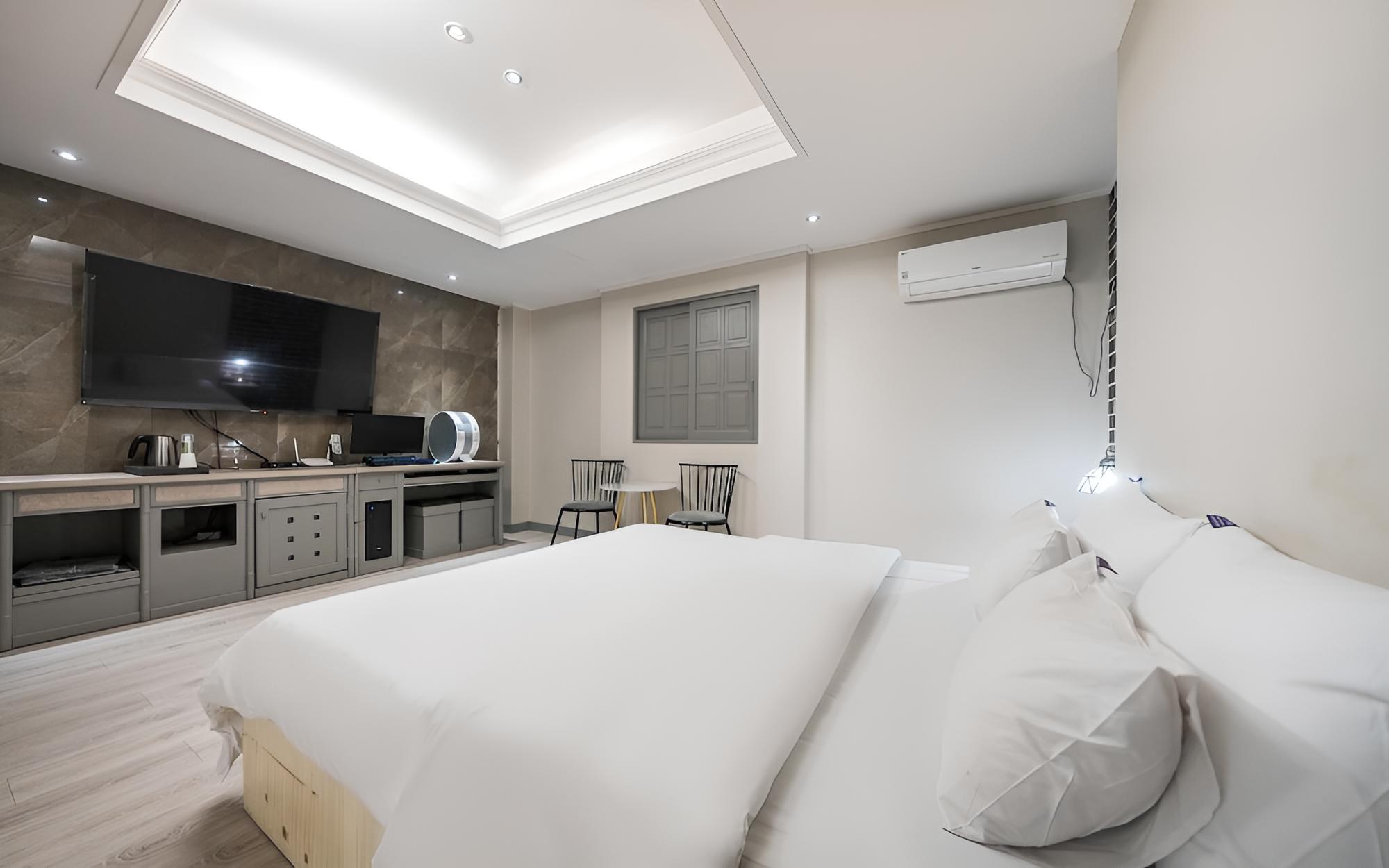 Room (General (Business)) - Photo 5