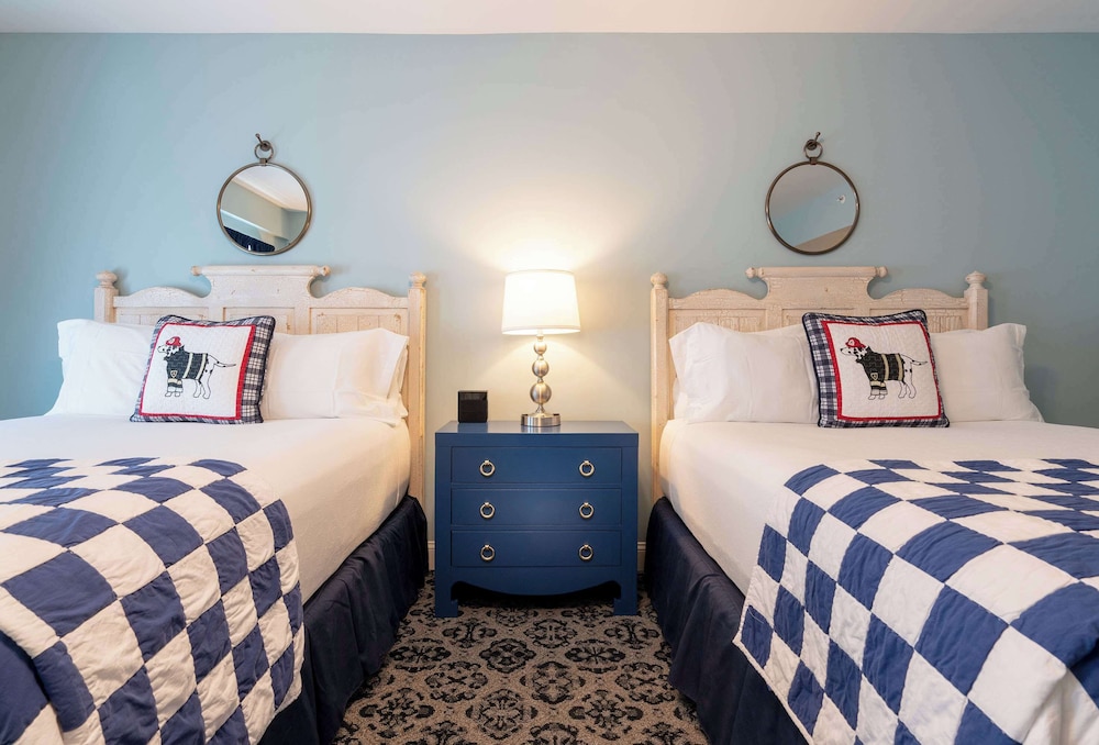 Superior Room, 2 Queen Beds - Photo 3
