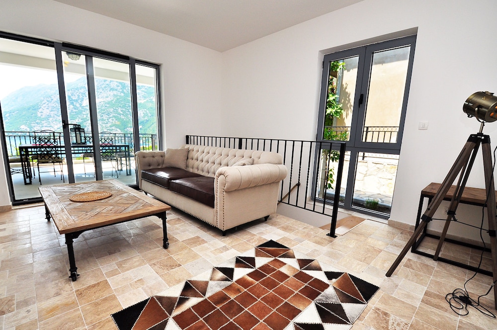 Deluxe Duplex, 3 Bedrooms, Sea View (Minta) photo 1