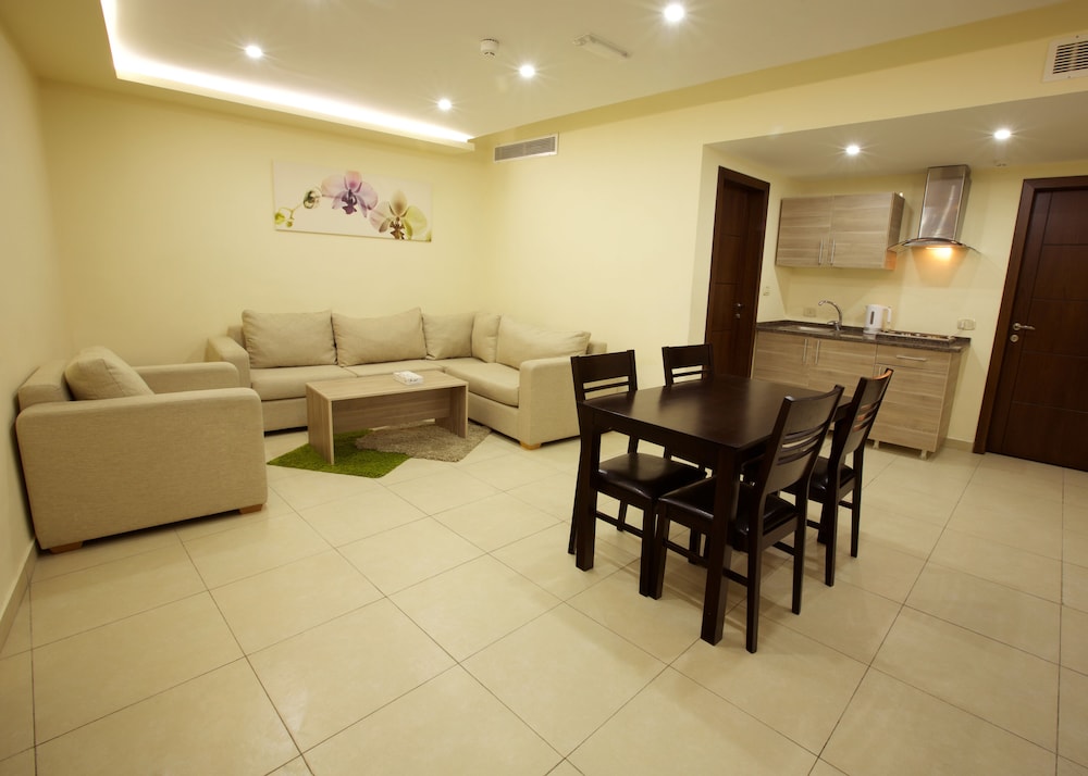 Luxury Apartment, 2 Bedrooms - Photo 7