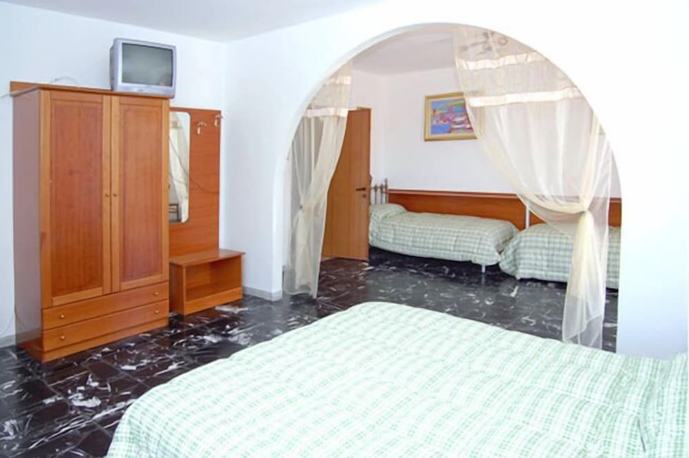 Quadruple Room, Balcony, Sea View