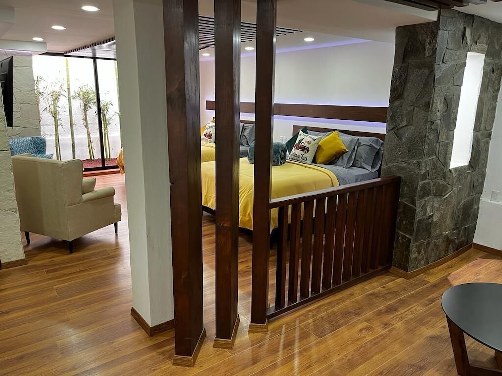 Comfort Suite, Multiple Beds, Non Smoking photo 3