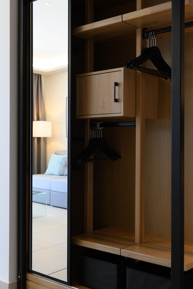 Deluxe Studio Suite photo 2