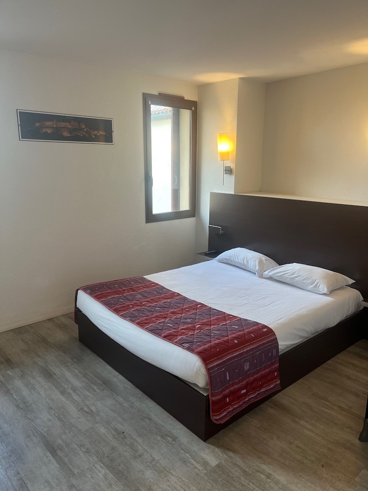 Standard Apartment - Photo 2