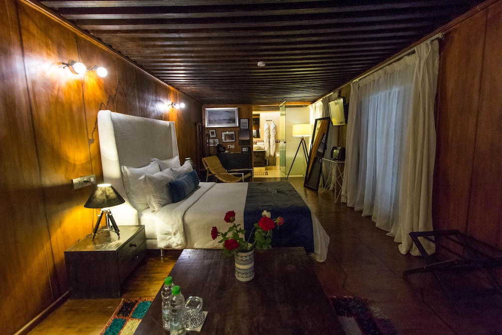 Superior Suite, Private Bathroom, Pool View (Ambassadeur) photo 3