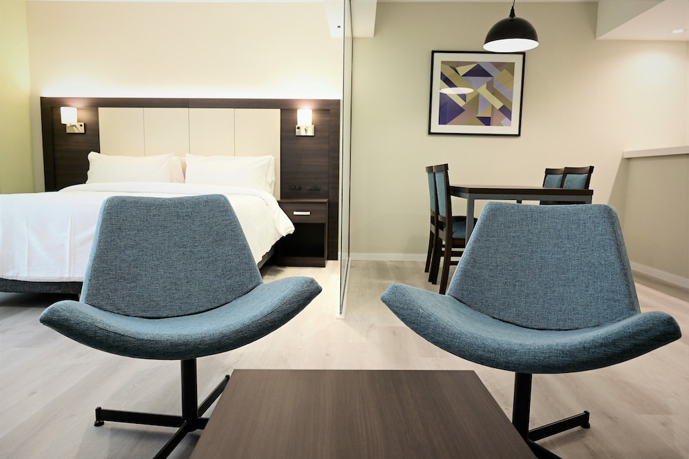 Suite, 1 King Bed