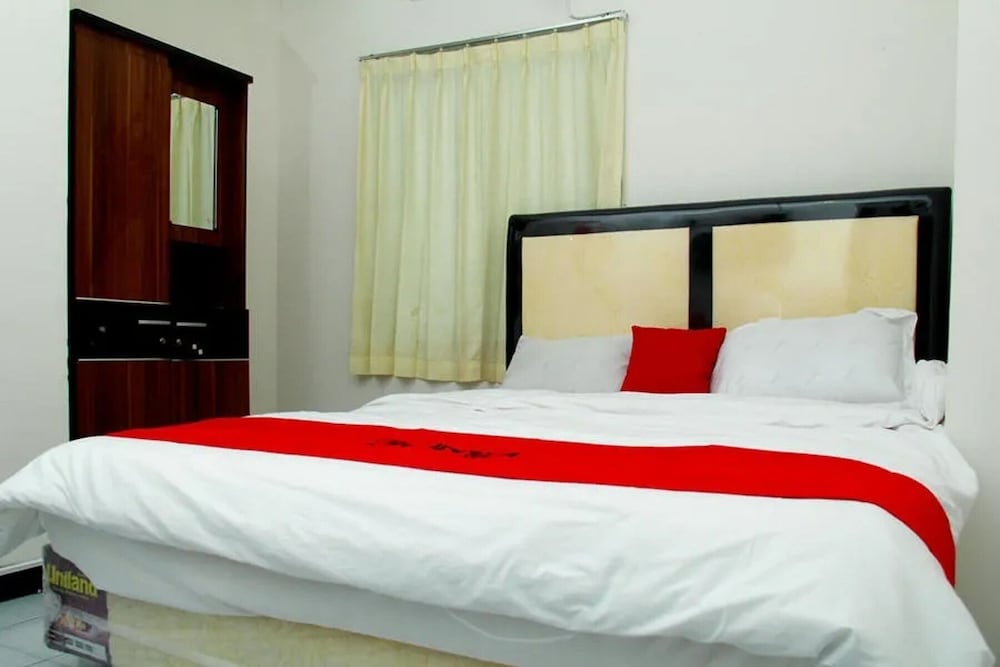 Deluxe Room - Photo 5