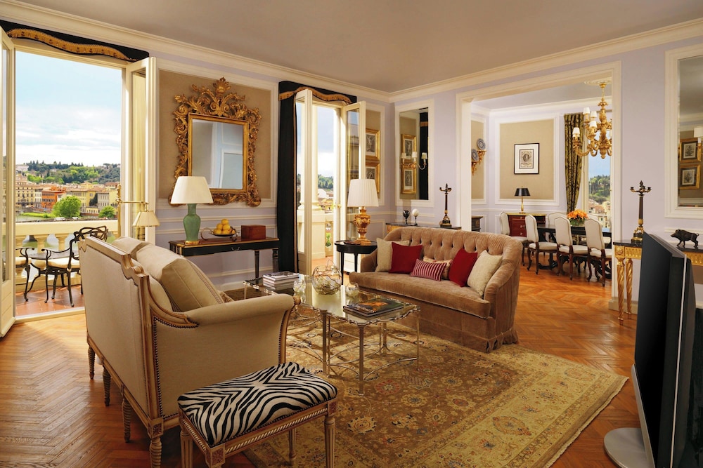 Presidential Suite, 1 King Bed, Terrace, River View thumbnail 6