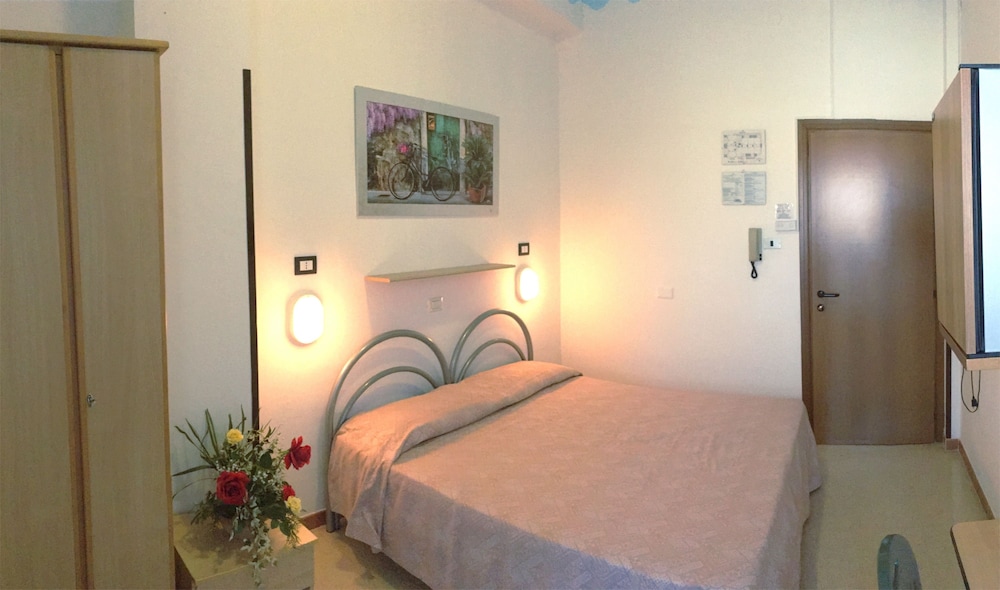 Basic Double or Twin Room, 1 Double or 2 Twin Beds