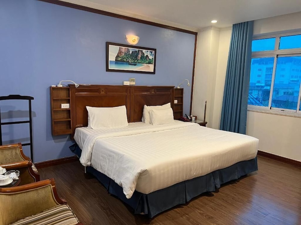 Deluxe room (City View)