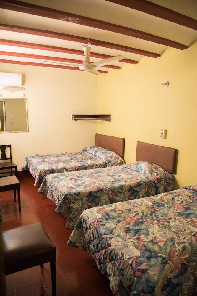 Economy Quadruple Room photo 3