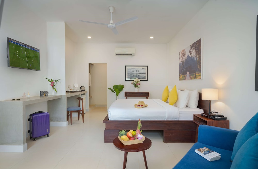 Cabana Room, Pool Access photo 3