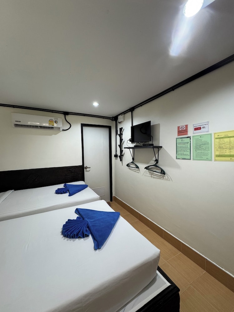 Standard Twin Room photo 3