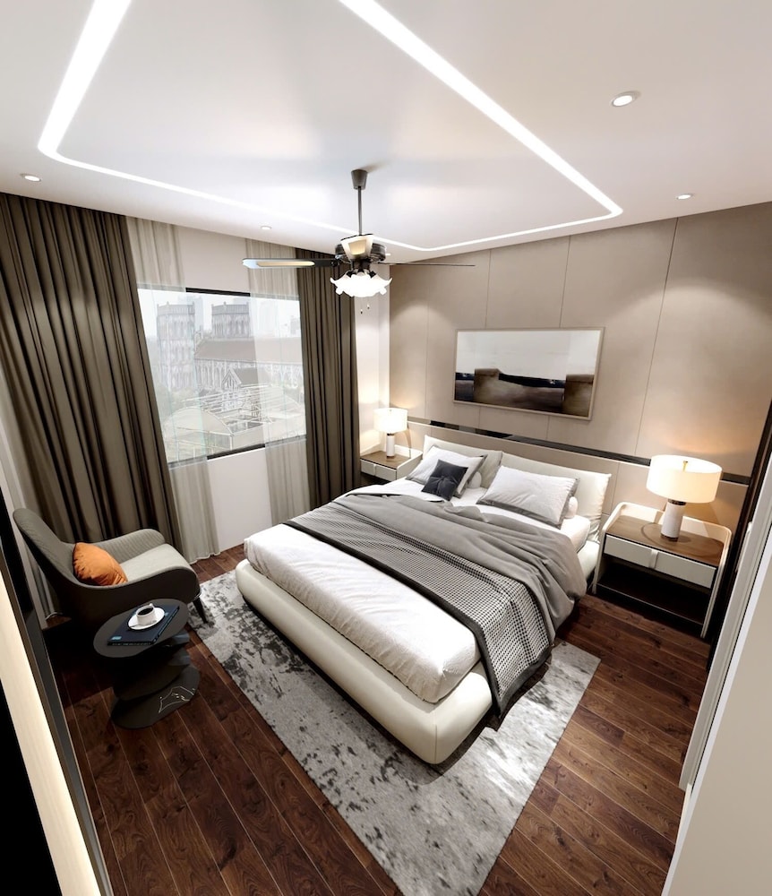 Royal Panorama Suite Room With Church View